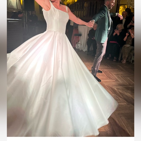 Ines de Santo Aine Dress, dry cleaned, bustled, and amazing - Picture 9 of 14